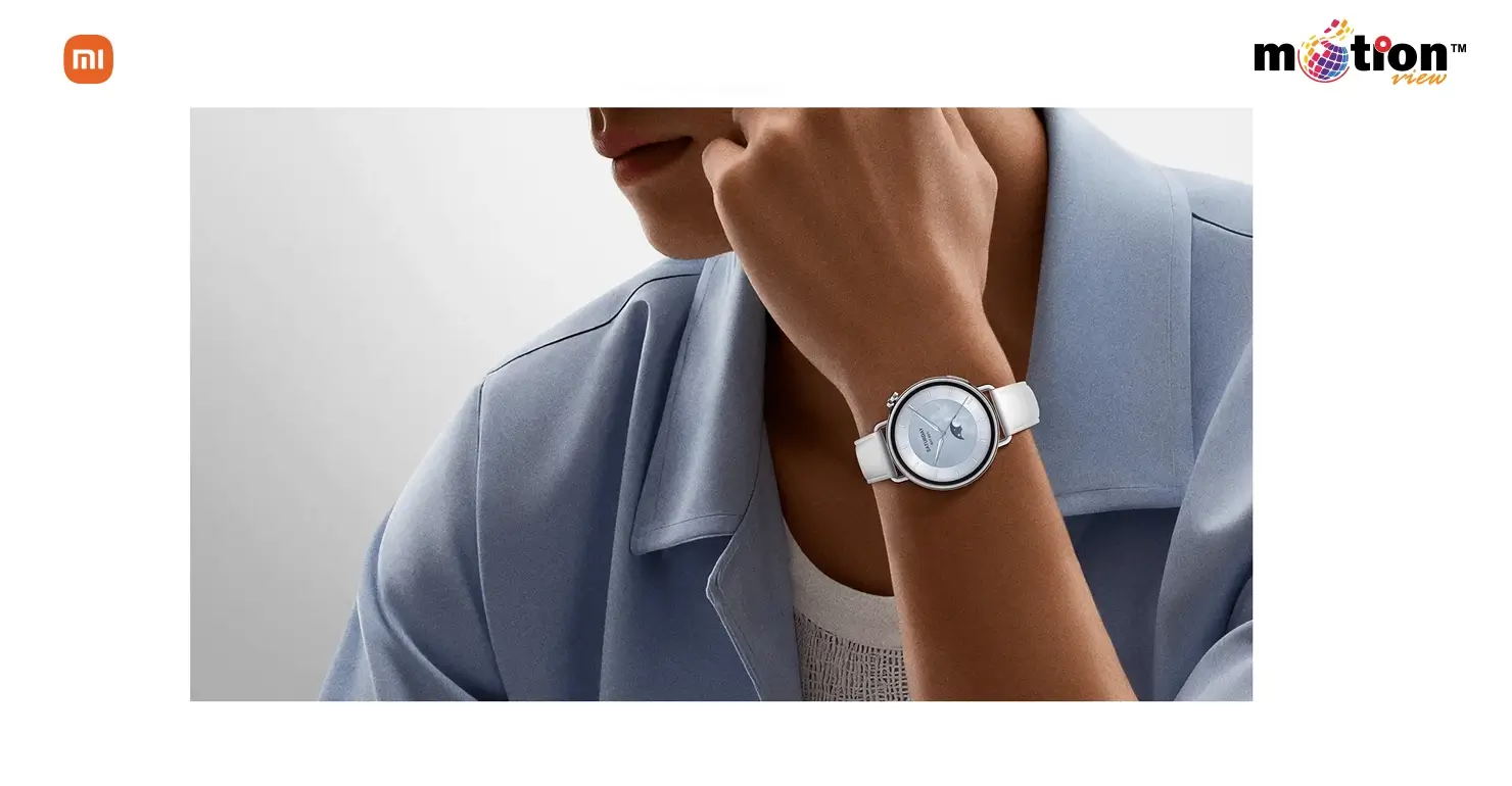 Professional lifestyle view of a user wearing the Xiaomi Watch S4 41mm Smart Watch in white.